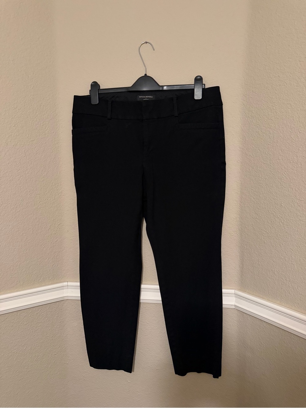 Banana Republic Jackson Fit Black Cropped Straight-Leg Dress Pants